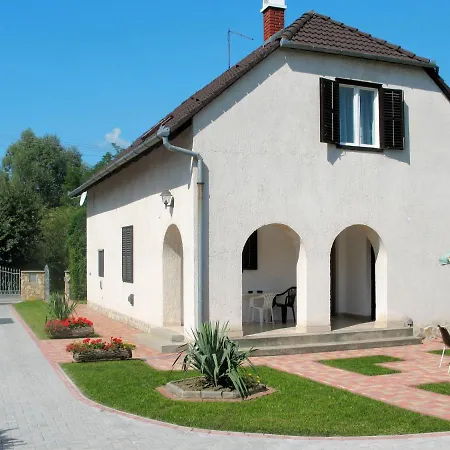 度假居 Sport By Interhome